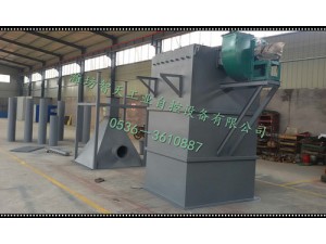 DMC型脈沖單機布袋除塵器廣泛用于建材、冶金、礦山、煤炭、非金屬礦超細粉加工等行業(yè)的含塵氣體凈化處理系統(tǒng)，是環(huán)保除塵的理想設(shè)備。