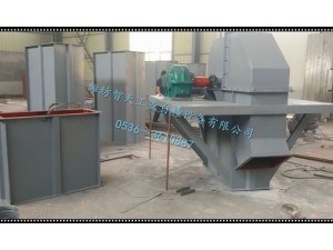 NE系列斗式提升機是一種板鏈式，重力式誘導卸料的提升設備。適用于垂直輸送粉狀、顆粒狀、小塊狀磨琢性物料，如生料、水泥、煤、石灰石、干粘土、熟料等。