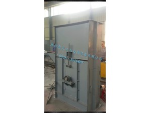 TH系列環(huán)鏈斗式提升機是HL型斗式提升機的更新?lián)Q代產(chǎn)品，該型提升機與HL型相比，具有輸送量大、提升高度高、運行平穩(wěn)可靠、壽命長等優(yōu)點。